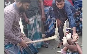 ভোলায় কিশোর পেটানো সেই ইউপি সদস্য রিমান্ডে