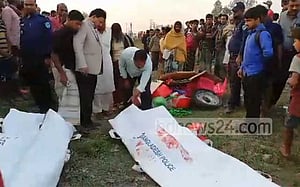 টাঙ্গাইলে ট্রেনের ধাক্কায় অটোচালকসহ নিহত ২