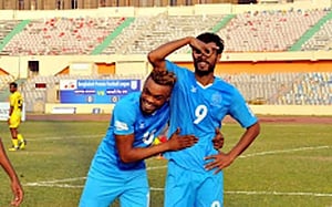 জীবনের হ্যাটট্রিকে বড় জয় আবাহনীর