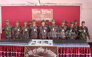 সীমান্তে বিজিবি-চোরাচালানি গোলাগুলি, অস্ত্র-মাদক উদ্ধার