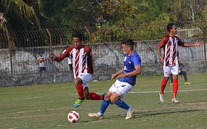 উড়তে থাকা বসুন্ধরাকে রুখে দিল বিজেএমসি