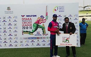 অলরাউন্ড নৈপুণ্যে উজ্জ্বল রেজা, সাইফের সেঞ্চুরি