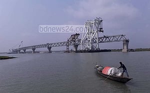 জাজিরা প্রান্তে বসেছে পদ্মাসেতুর অষ্টম স্প্যান