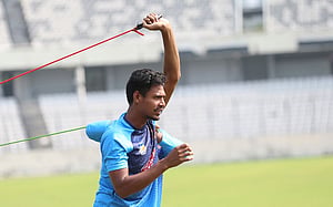 ছুটি শেষে মাঠে ফিরছেন মুস্তাফিজ