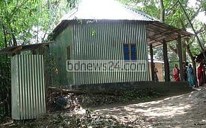 বোয়ালমারীতে আশ্রয়ণ প্রকল্পে দুর্নীতির অভিযোগ