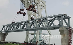 পদ্মা সেতু: ১২তম স্প্যানে দৃশ্যমান ১৮০০ মিটার