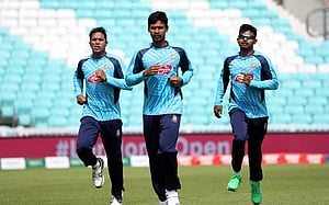 বাংলাদেশের শত্রু বাংলাদেশই!