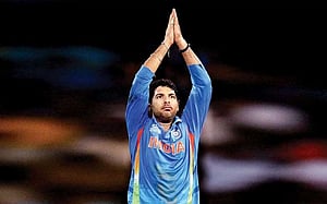 যুবরাজের কাঠগড়ায় ভারতের টিম ম্যানেজমেন্ট