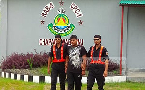 চাঁপাইনবাবগঞ্জে এক ‘অস্ত্র বিক্রেতা’ আটক