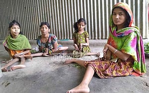 ময়মনসিংহে ৪ প্রতিবন্ধীর মানবেতর জীবন