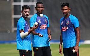 রোহিত-ঝড়ে উড়ে যায়নি মনোবল