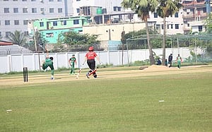 ভারত থেকে ফিরেই সৌম্য-নাঈমের ব্যাটে রান