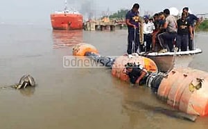 মোংলায় পশুর নদীতে ট্রলার ডুবে একজনের মৃত্যু