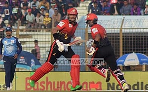 কুমিল্লার দারুণ জয়ে রংপুরের হ্যাটট্রিক হার
