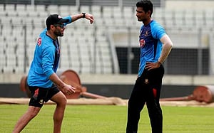 ‘স্ট্রাইক রোটেশন’ না দেখে হতাশ ব্যাটিং কোচ