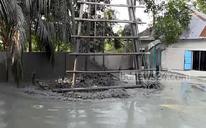 ব্রাহ্মণবাড়িয়ায় কূপ থেকে উঠছে গ্যাস-বালি, স্কুল বন্ধ