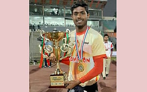 মুগ্ধতা ছড়িয়ে রিমনের আগমনী বার্তা