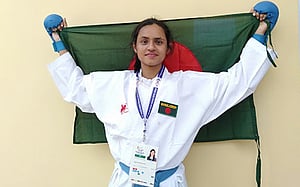 করোনাভাইরাস: ছবি এঁকে সময় কাটছে সোনাজয়ী প্রিয়ার