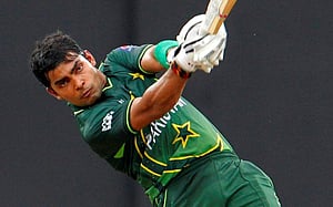 ৩ বছর নিষিদ্ধ উমর আকমল