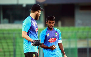 লেগ স্পিনারদের আশার পালে আমিনুলের দোলা