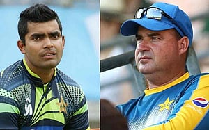 ‘ক্যারিয়ারের শুরুতে ভালো শিক্ষা পায়নি আকমল’