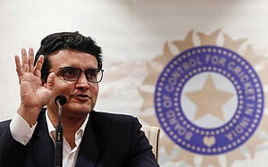 নির্বাচকদের হেয় করছে সৌরভ: ভেংসরকার