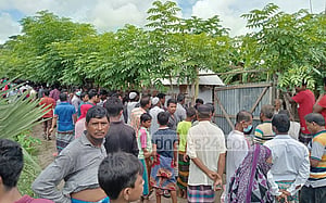 পিরোজপুরে স্বামী, স্ত্রী ও সন্তানের ঝুলন্ত লাশ