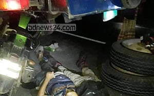 ট্রাকের পেছনে ধাক্কা, প্রাণ গেল ২ বাইক আরোহীর
