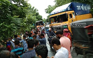 বরিশালে সড়কে এক পরিবারের পাঁচজনসহ নিহত ৬