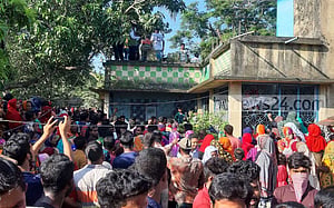 সাতক্ষীরায় এক পরিবারের চারজনকে হত্যা