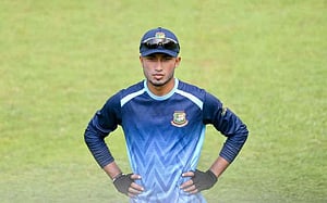 আফিফের ব্যাটে ঝড়