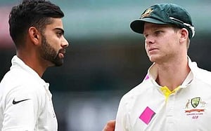 ‘টেস্টে কোহলির চেয়ে একটু এগিয়ে স্মিথ’