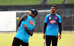 সাকিবের বদলি মাহমুদউল্লাহকে চেয়েছিলেন বিসিবি প্রধান