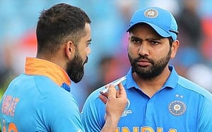 রোহিত নয়, কোহলিকেই চান লক্ষণ-কুম্বলে