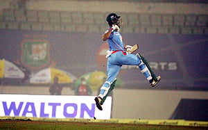 শেষ বলের ছক্কায় চট্টগ্রামের নায়ক শামসুর