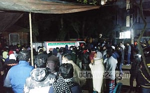 নবাবগঞ্জে মোটরসাইকেল দুর্ঘটনায় প্রাণ গেল ২ বন্ধুর