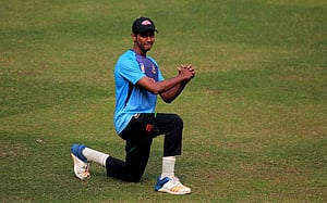 হাসান মাহমুদ-নাঈমের দ্যুতিময় বোলিং