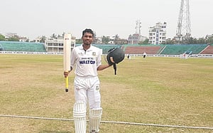 সেঞ্চুরির পর বল হাতেও উজ্জ্বল শহিদুল