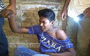 নবাবগঞ্জে শিশু ধর্ষণের অভিযোগে তরুণ আটক