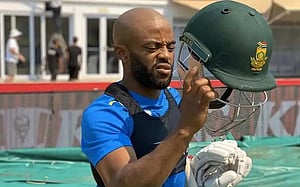 এবার অধিনায়ককেও হারাল দক্ষিণ আফ্রিকা