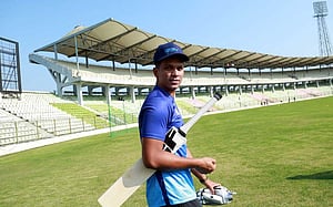 শ্রীলঙ্কা সিরিজে সাইফের দিকে তাকিয়ে কোচ
