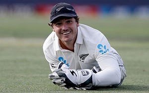 লড়াইয়ের ইতি টানছেন লড়িয়ে ওয়াটলিং