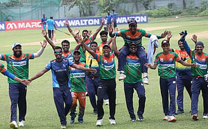 ব্রাদার্সের এক রানের জয়ে আলোচনায় ভেজা উইকেট