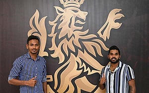 হাসারাঙ্গা-চামিরা দলে নতুন মাত্রা যোগ করেছে: কোহলি