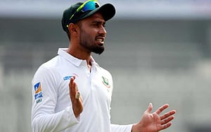 ৭ উইকেট নিয়ে মিঠুনের চমক