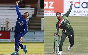 সাকিবকে ছাড়িয়ে শীর্ষে নবি