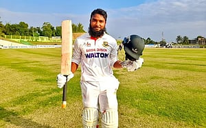 সালমানের সেঞ্চুরি, সানজামুলের ৬ উইকেট