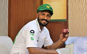 বাংলাদেশকে গুঁড়িয়ে রেকর্ড বইয়ে সাজিদ