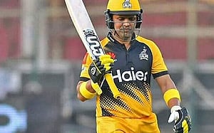 ‘অপমানিত’ আকমল খেলবেন না পেশাওয়ার জালমির হয়ে