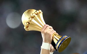 ১১ জন সুস্থ খেলোয়াড় থাকলেই খেলতে হবে!